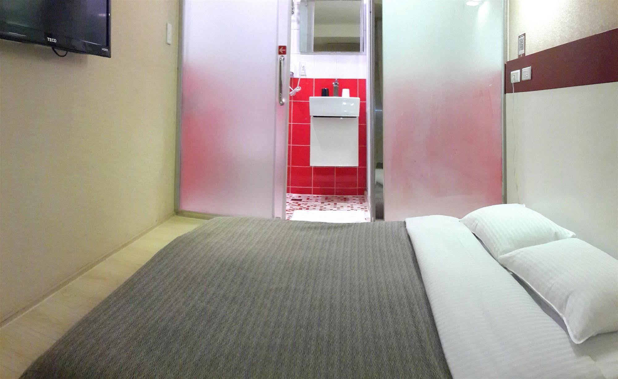 E-House Hotel Taipei Extérieur photo