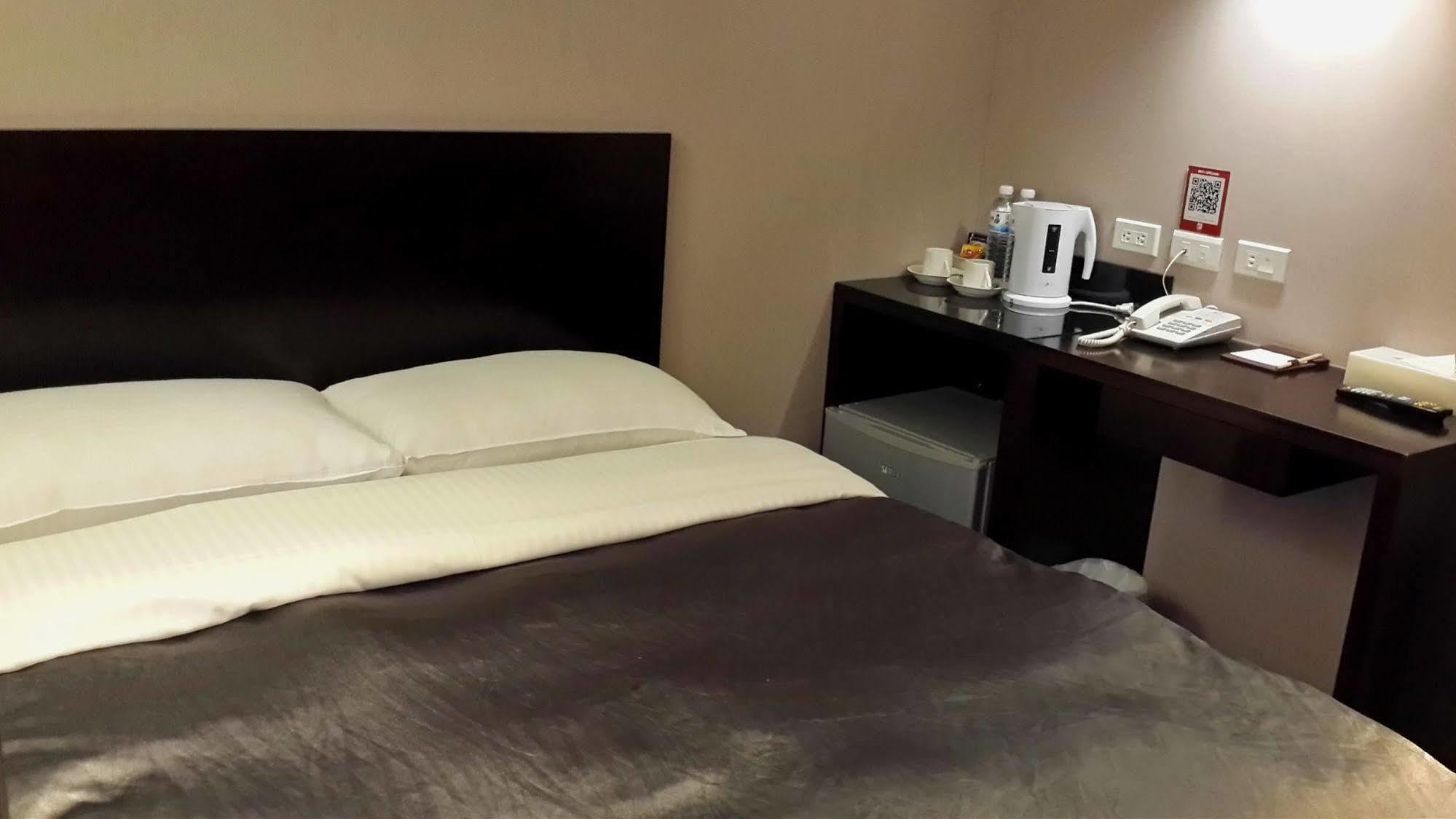 E-House Hotel Taipei Extérieur photo